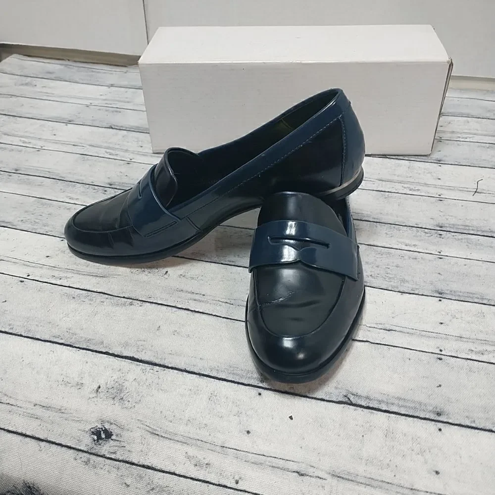 CALVIN KLEIN CELIA Woman's SZ 5  BLACK / BLUE FLAT LOAFER SHOE